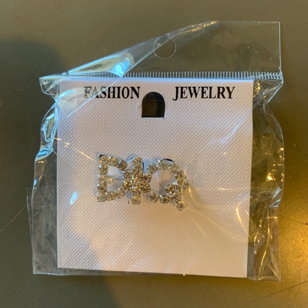 Mary Kay DIQ Rhinestone Prize Pin